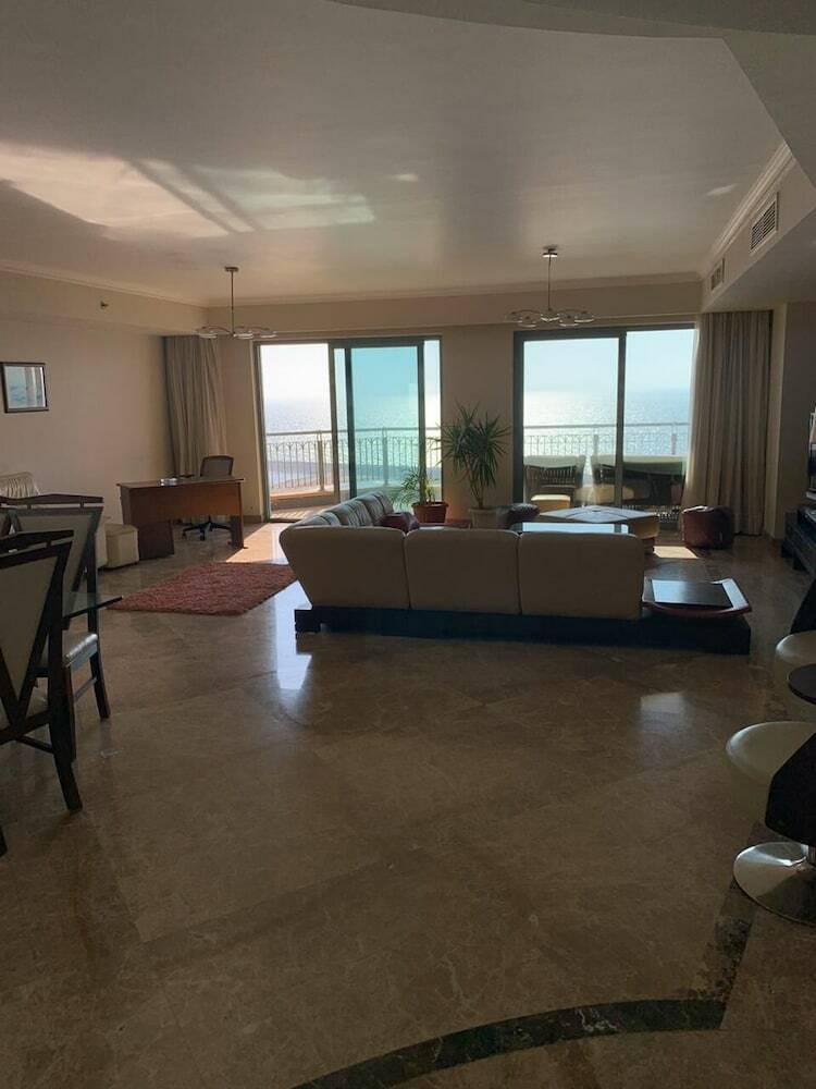 Apartment At San Stefano Grand Plaza