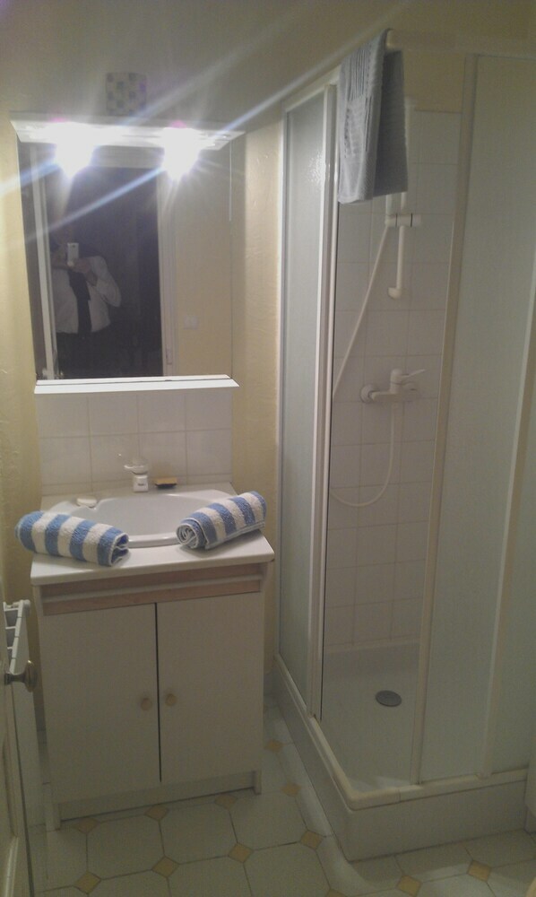 Apartamento Studio In Thilouze, With Enclosed Garden And Wifi
