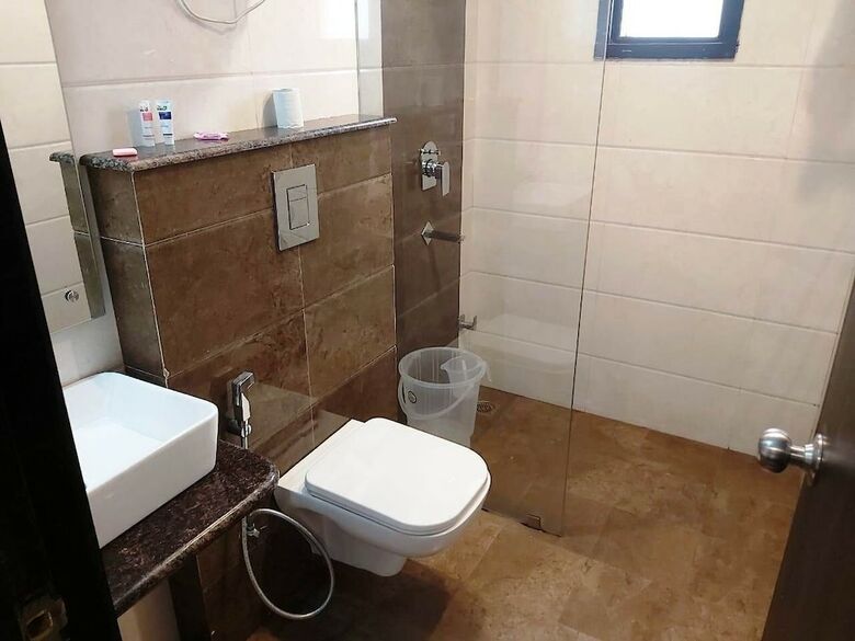 Hotel Corooms Sanvi Prime Unitech Cyber Park