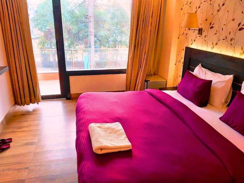 Hotel Corooms Sanvi Prime Unitech Cyber Park