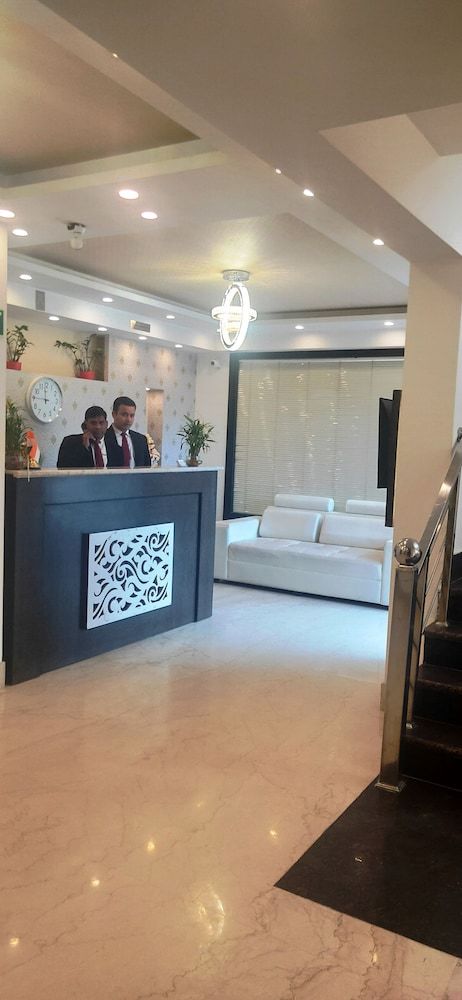 Hotel Corooms Sanvi Prime Unitech Cyber Park