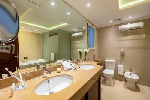 Royal Savoy Hotel And Villas