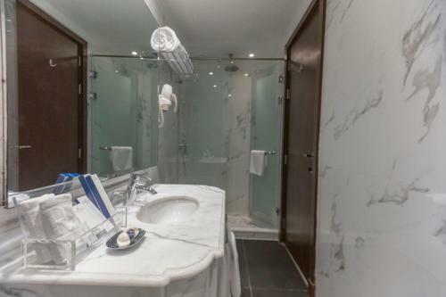 Royal Savoy Hotel And Villas