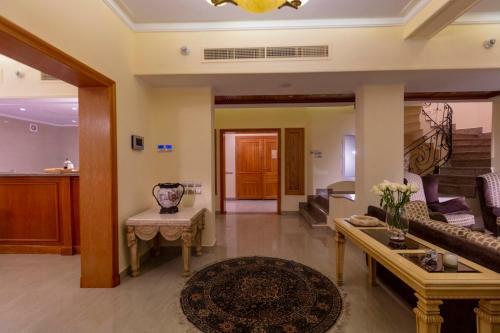 Royal Savoy Hotel And Villas