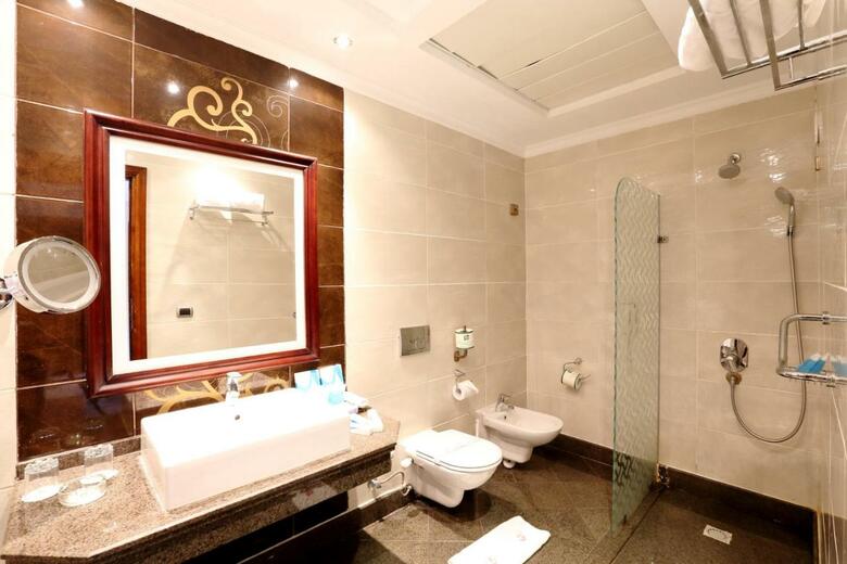 Hotel Rehana Royal Beach Resort & Spa