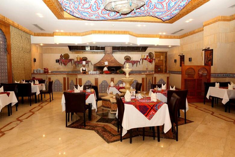 Hotel Rehana Royal Beach Resort & Spa