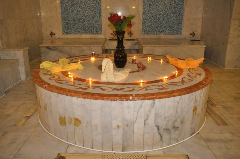 Hotel Rehana Royal Beach Resort & Spa