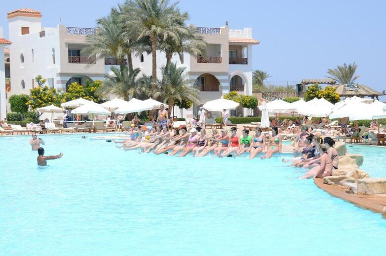 Hotel Rehana Royal Beach Resort & Spa