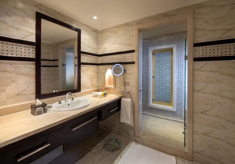 Hotel Sunrise Grand Select Arabian Beach Resort