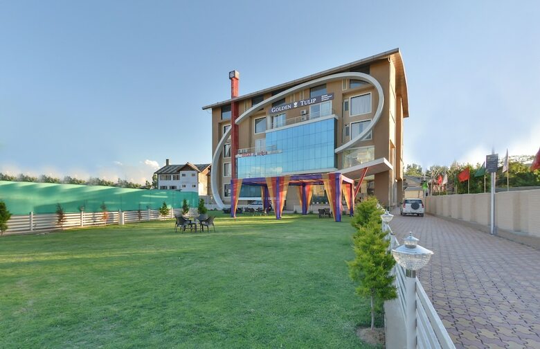 Hotel Golden Tulip Kashmir