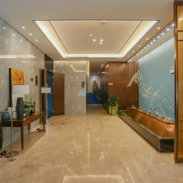 Vyluk J Hotel Lanwan Caohai Weining