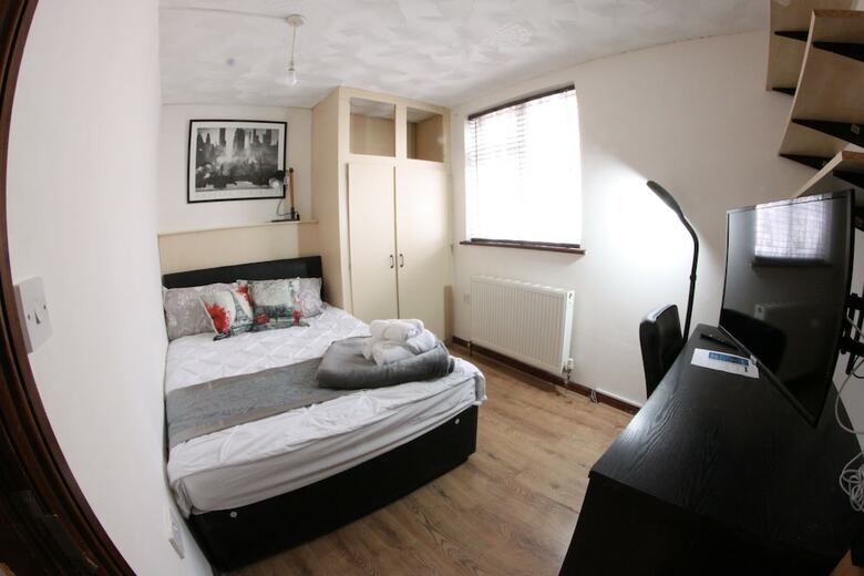 Hostal College Street Abode
