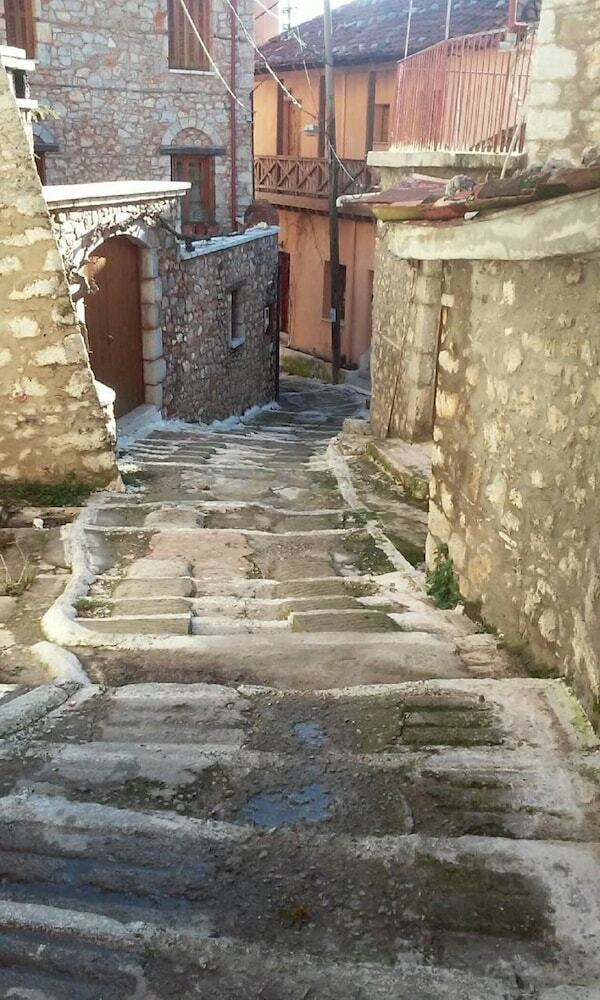 Traditional 2 Bedrooms House In Arachova Center