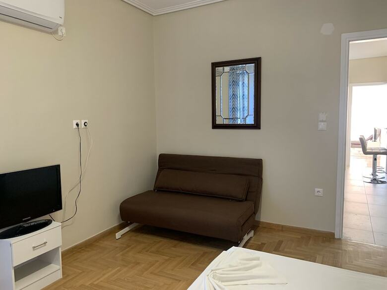 Spacious Renovated Apartment Marousi Kat