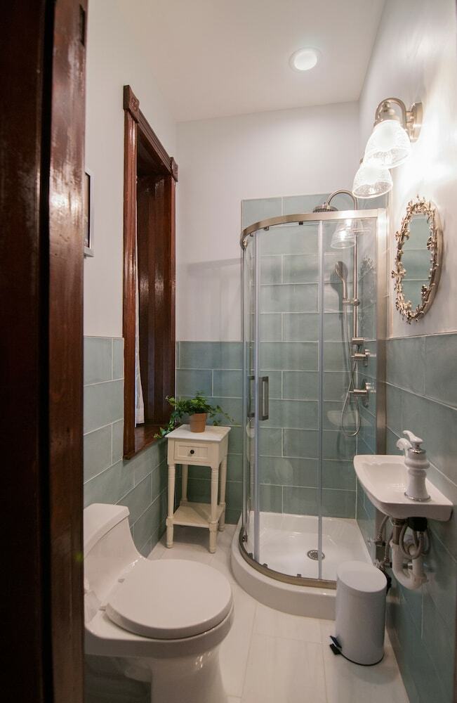 George Washington Wood Bed & Breakfast