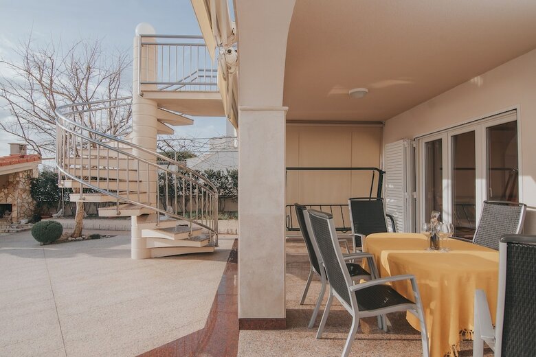 Pool Apartments Tolo