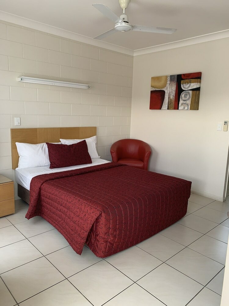Collinsville Motel