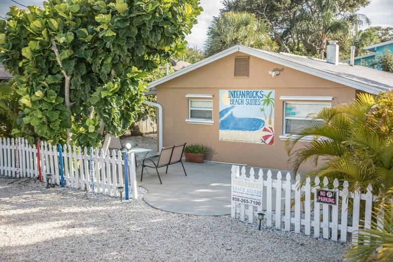 Apartamentos Indian Rocks Beach Suites