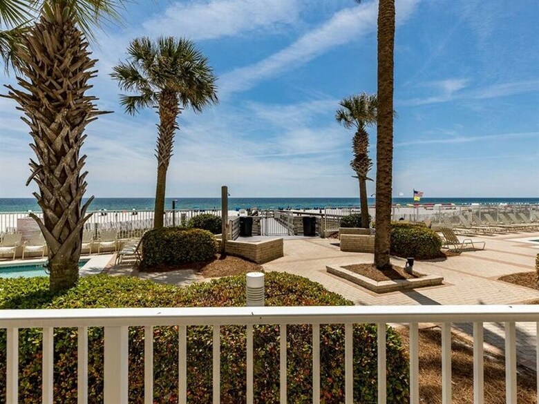 Pelican Pointe By Meyer Vacation Rentals