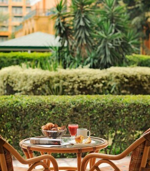 Cairo Marriott Hotel & Omar Khayyam Casino