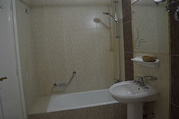Happy City Hotel