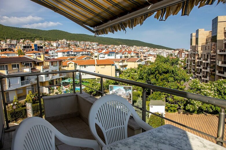Fm Deluxe 1-bdr Apartment With Pool And Sea View