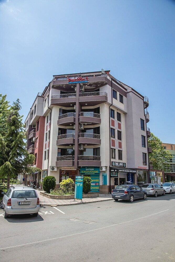 Fm Premium 1-bdr Apartment With Terrace-pacific