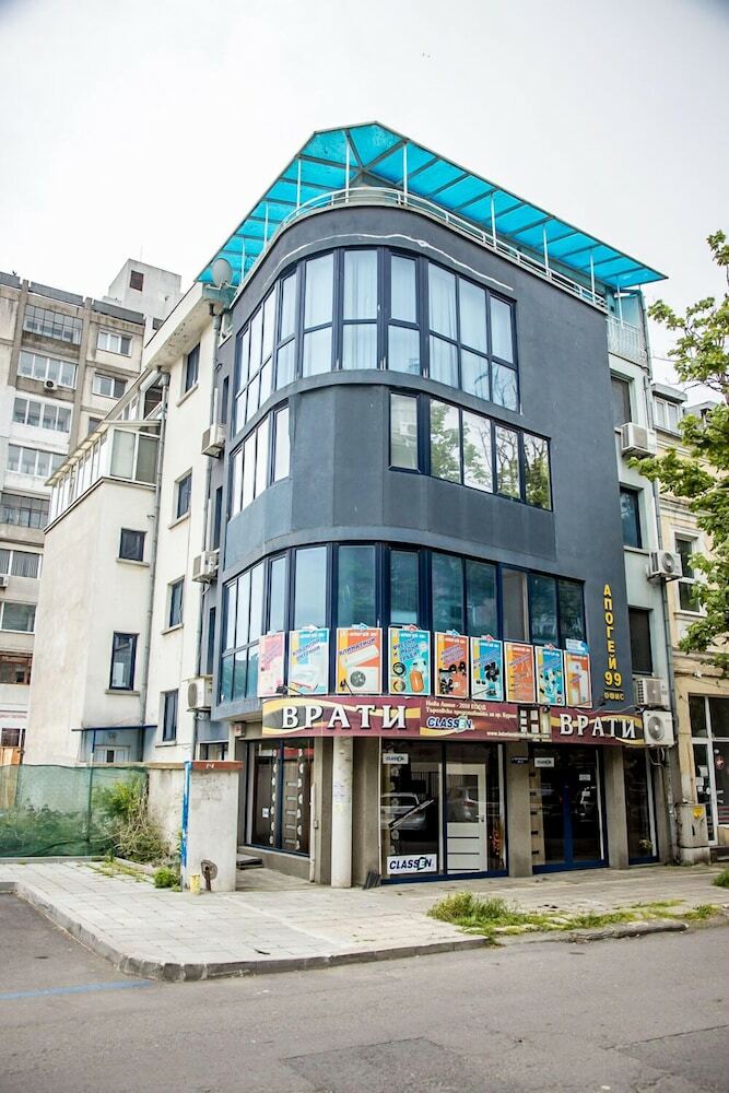 Apartamentos Fm Luxury 1-bdr Maisonette With Terrace