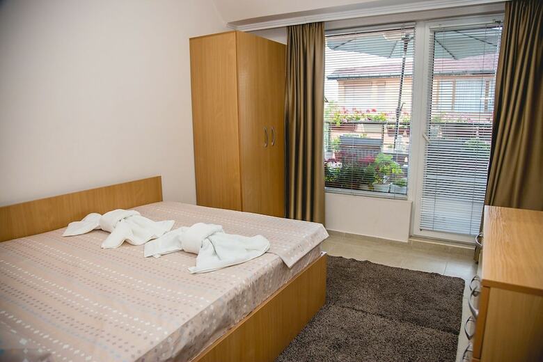 Fm Deluxe 2-bdr Apartment With Parking