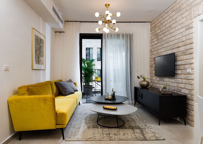 Apartamento Contemporary & Texture-rich Hideaway