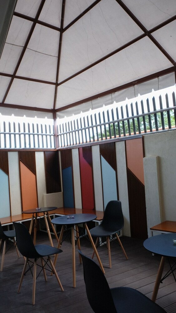 Hostal The Teepee Place Hostel & Residence Inn