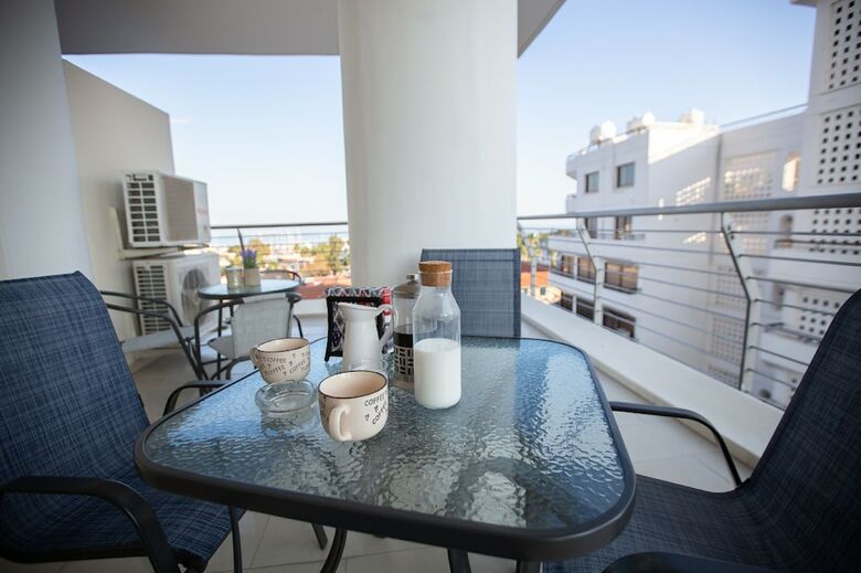 Cozy Seaview Apartment