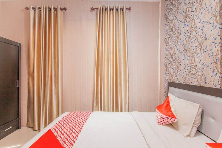 Hotel Oyo 2310 Residence 68