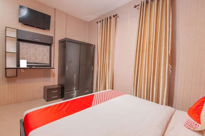 Hotel Oyo 2310 Residence 68