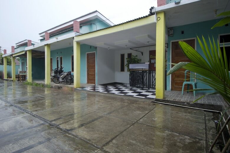 Hostal Spot On 2362 Wisma Ria