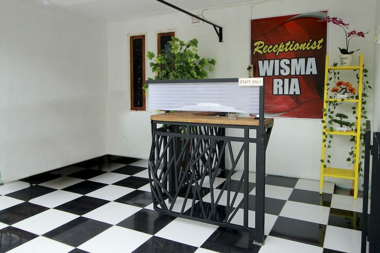 Hostal Spot On 2362 Wisma Ria