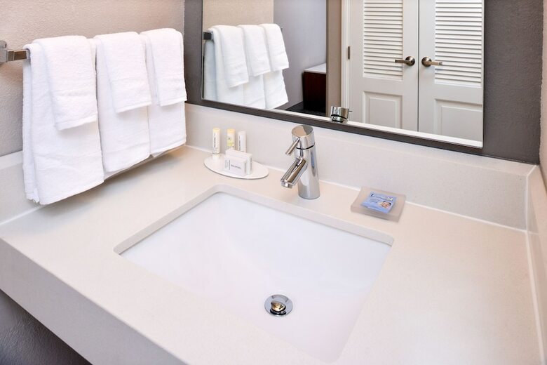 Hotel Courtyard By Marriott Milwaukee Brown Deer