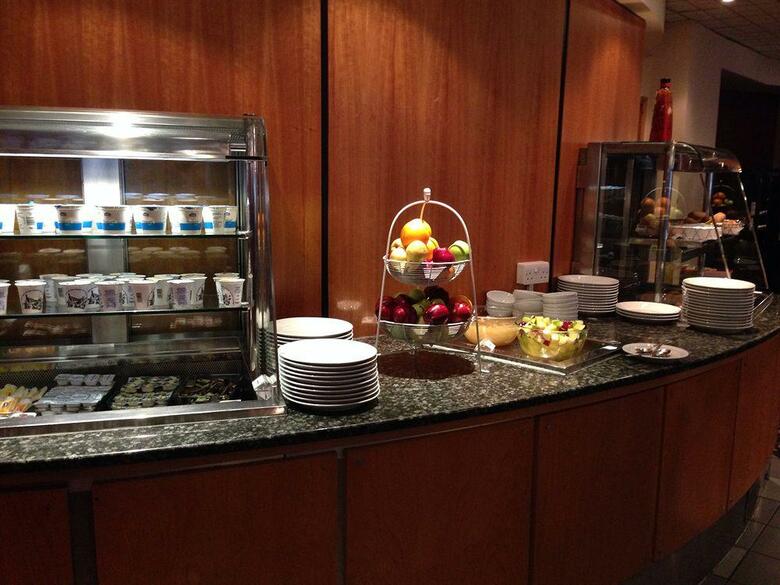 Waterloo Hub Hotel & Suites