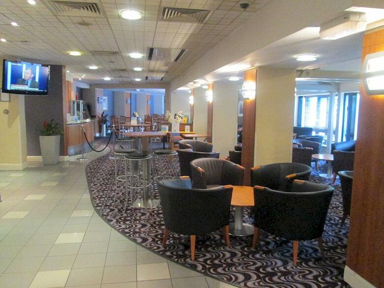 Waterloo Hub Hotel & Suites