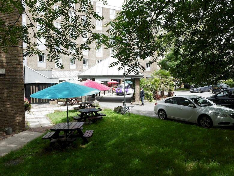 Waterloo Hub Hotel & Suites