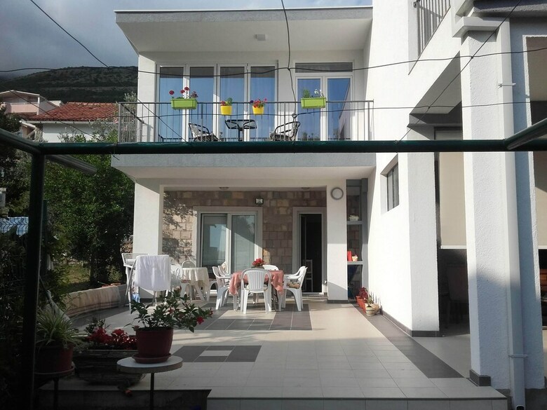 Apartamentos Guest House Djonovic