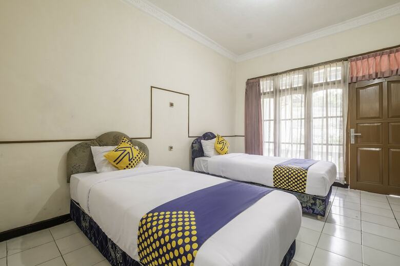 Hostal Spot On 2341 Hotel Padjajaran 2