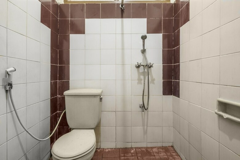 Hostal Spot On 2341 Hotel Padjajaran 2