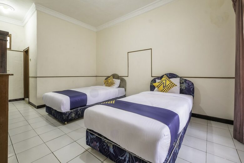 Hostal Spot On 2341 Hotel Padjajaran 2