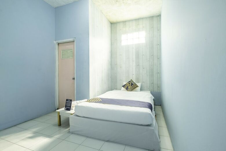 Hostal Spot On 2384 Pondok Nabil