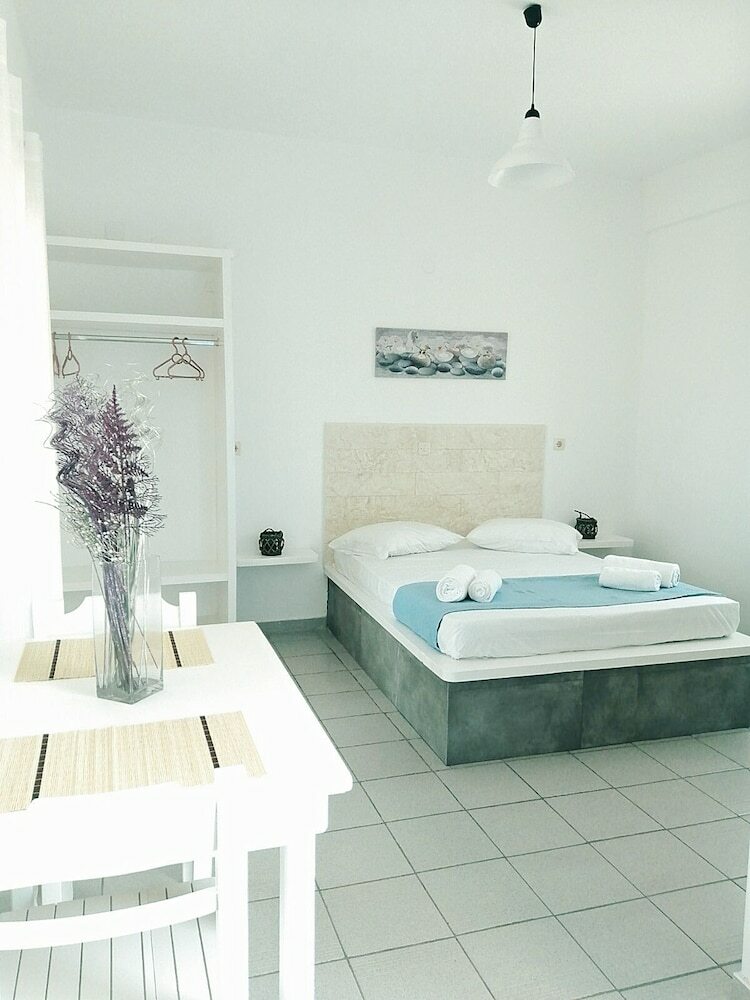 Paros King Luxury Apartments