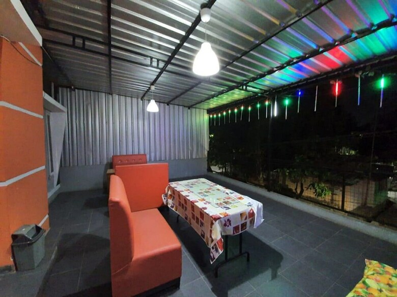Hostal Oyo 2375 Faris Homestay
