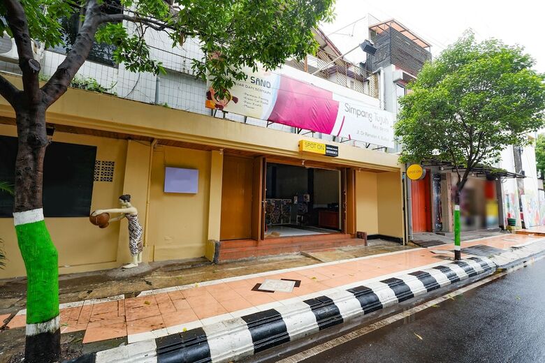 Hostal Spot On 2240 Simpang Tujuh Residence