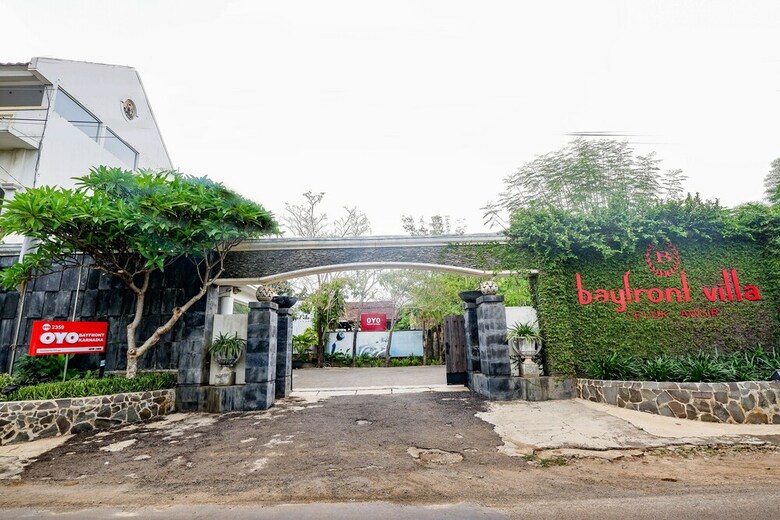 Hotel Oyo 2359 Bayfront Karnadia