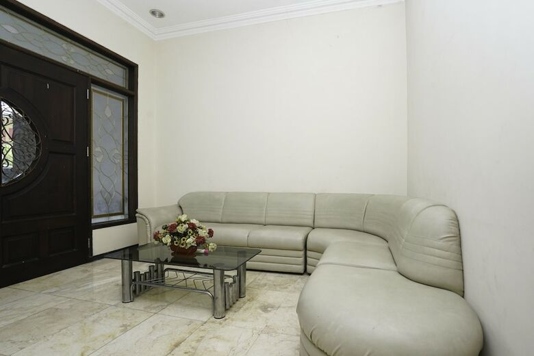 Hotel Spot On 2483 Salju Korea Residence